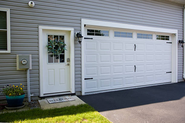 24/7 Emergency Garage Door Panel Replacement experts in Corydon, IN